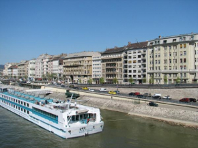  Central Danube Apartment  Будапешт